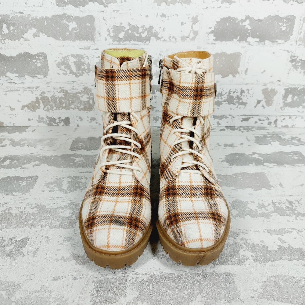 `New Jessica Simpson Karia Plaid Cream and Brown Ankle Boots D593 - Picture 6 of 11